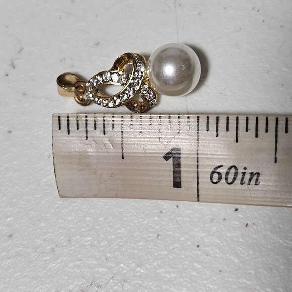 Elegant Gold Tone Crystal Infinity Pendant Faux Pearl Accent Classic Jewelry - Picture 4 of 4